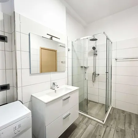 Exceptional 832 * Golem (Tirana)